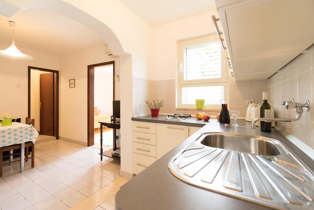 Sarah Apartma *